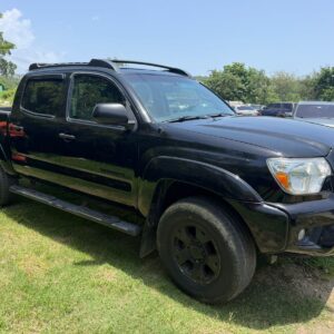Toyota Tacoma – Renta de Pickup en Roatán